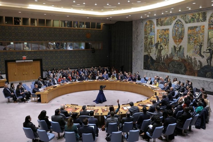 Quang cảnh cuộc bỏ phiếu tại cuộc họp của Hội đồng Bảo an Li&ecirc;n Hợp Quốc về cuộc xung đột giữa Israel v&agrave; Hamas, ng&agrave;y 16/10. Ảnh: Reuters
