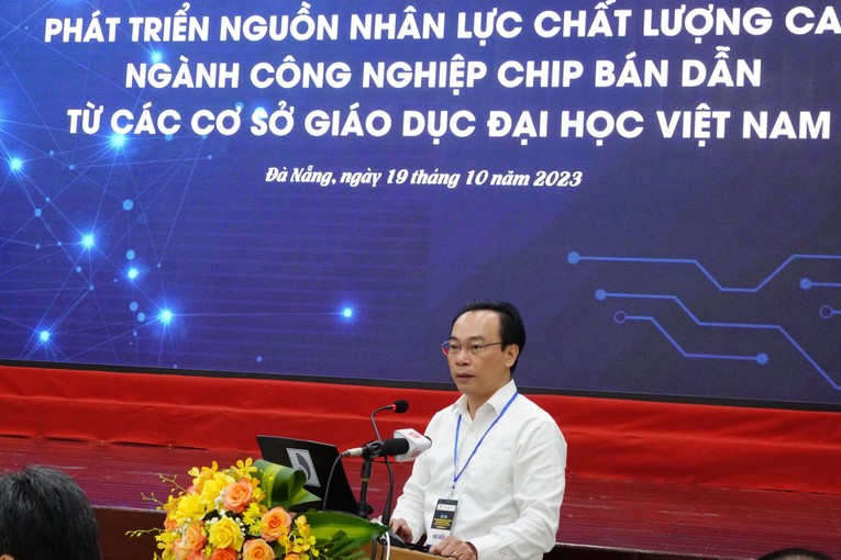 Các trường đại học 'bắt tay' đào tạo nhân lực ngành bán dẫn