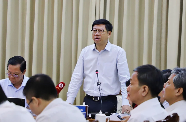 Thứ trưởng Bộ Giao th&ocirc;ng vận tải Nguyễn Xu&acirc;n Sang ph&aacute;t biểu chỉ đạo tại hội nghị.