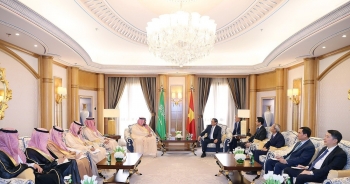 Thủ tướng gặp các đối tác quan trọng tại Saudi Arabia
