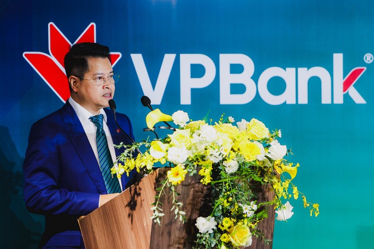 &Ocirc;ng Ng&ocirc; Ch&iacute; Dũng, Chủ tịch HĐQT VPBank ph&aacute;t biểu tại sự kiện.