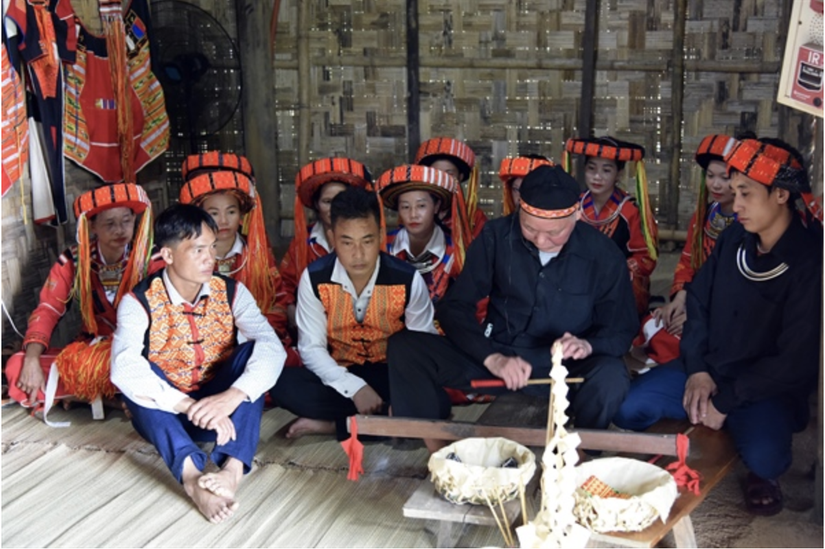 Lễ cấp sắc của người P&agrave; Thẻn ở Tuy&ecirc;n Quang. Ảnh: Cổng TTĐT Tuy&ecirc;n Quang