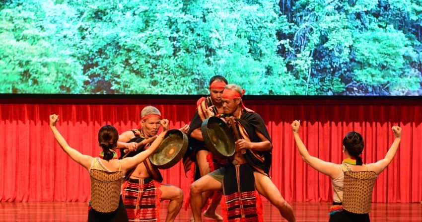 Độc đáo nghệ thuật đấu chiêng của đồng bào Cor tại Quảng Ngãi