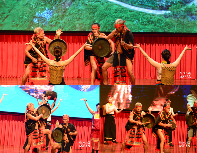 Tỉnh Quảng Ng&atilde;i thời gian qua đ&atilde; nỗ lực trong việc đưa n&eacute;t văn h&oacute;a đấu chi&ecirc;ng của đồng b&agrave;o d&acirc;n tộc Cor đến bạn b&egrave; trong nước v&agrave; quốc tế th&ocirc;ng qua c&aacute;c chương tr&igrave;nh giao lưu, gần đ&acirc;y nhất l&agrave; Hội nghị Giới thiệu Quảng Ng&atilde;i. Ảnh: L&ecirc; Hồng Nhung