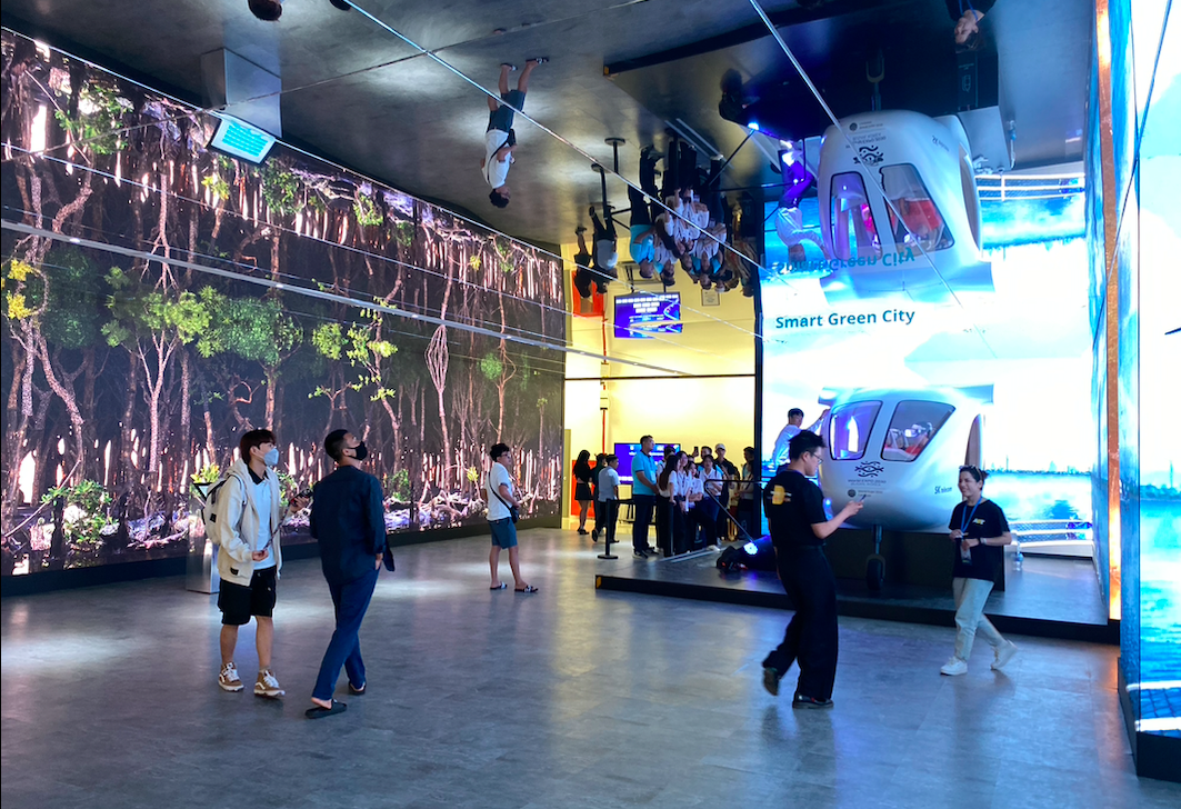 Từ ng&agrave;y 28/10-1/11, tại Trung t&acirc;m Đổi mới s&aacute;ng tạo quốc gia cơ sở H&ograve;a Lạc diễn ra triển l&atilde;m quốc tế đổi mới s&aacute;ng tạo Việt Nam 2023 với chủ đề &amp;amp;amp;quot;Hội tụ &ndash; S&aacute;ng tạo &ndash; Lan tỏa&amp;amp;amp;quot;, mang &yacute; nghĩa hội tụ c&aacute;c nguồn lực, &yacute; tưởng đổi mới s&aacute;ng tạo; kết nối, hợp t&aacute;c v&agrave; s&aacute;ng tạo ra c&aacute;c c&ocirc;ng nghệ, giải ph&aacute;p, sản phẩm mới, đột ph&aacute; v&agrave; c&oacute; gi&aacute; trị cao. Ảnh: H&agrave; Anh.