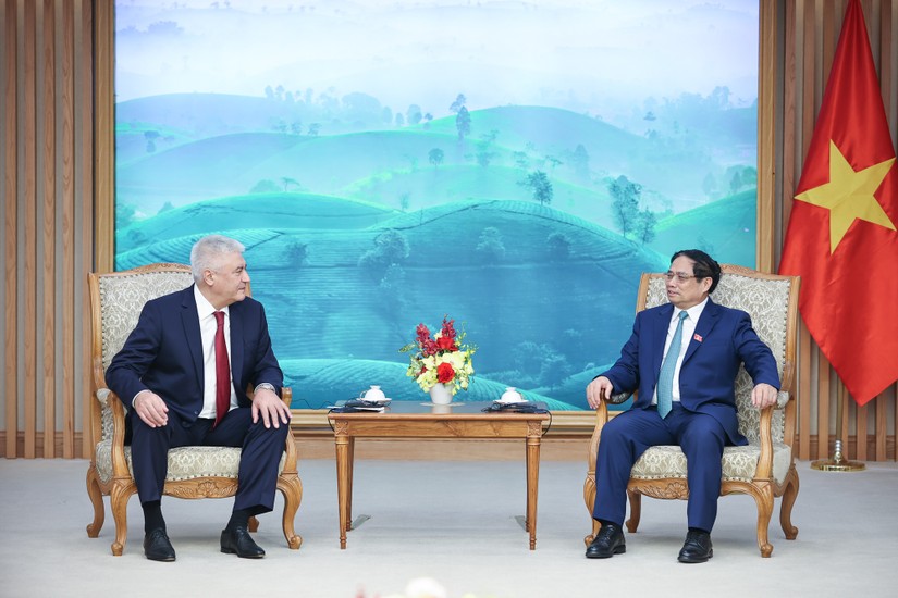 Thủ tướng Ch&iacute;nh phủ Phạm Minh Ch&iacute;nh tiếp Bộ trưởng Nội vụ Nga, Đại tướng Kolokoltsev Vladimir Alexandrovich. Ảnh: VGP