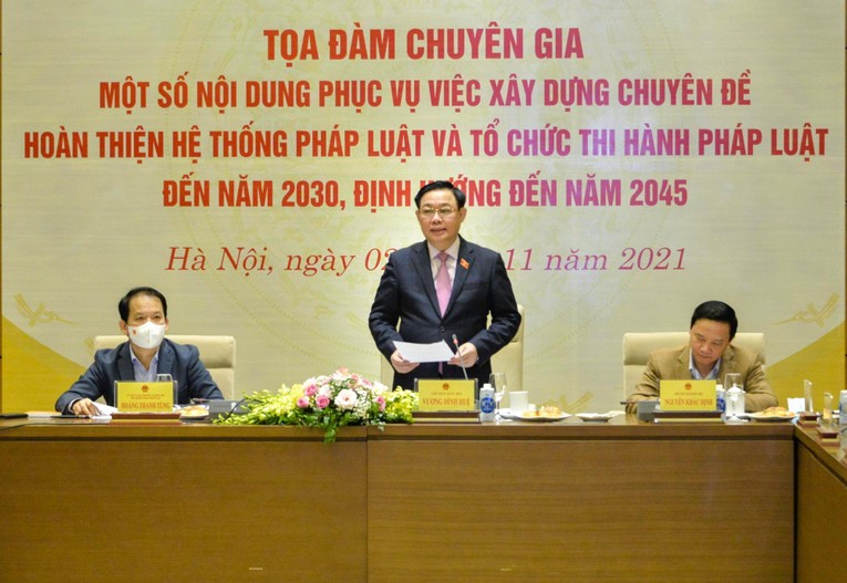 Chủ tịch Quốc hội Vương Đ&igrave;nh Huệ ph&aacute;t biểu tại Toạ đ&agrave;m