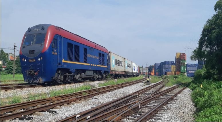 Đường sắt Việt Nam hiện vẫn vận h&agrave;nh tr&ecirc;n hệ thống khổ đường 1.000mm.