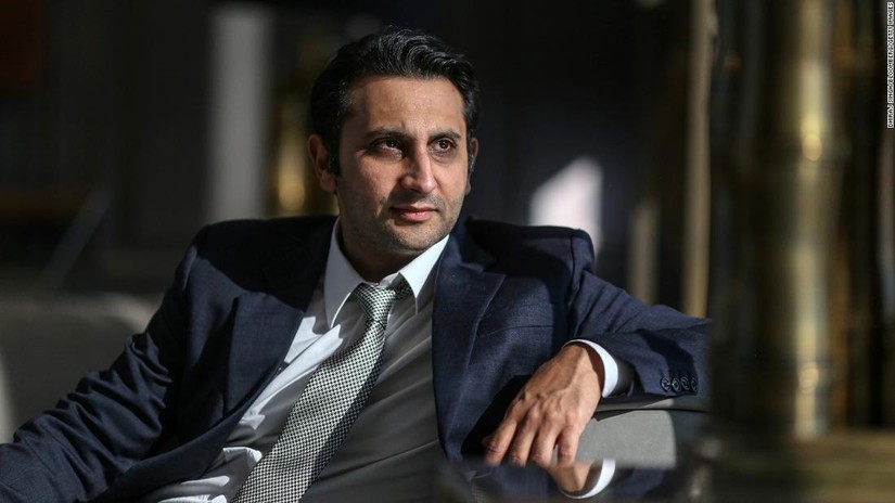 Tỷ ph&uacute; Ấn Độ v&agrave; &amp;amp;apos;canh bạc&amp;amp;apos; vaccine Covid-19