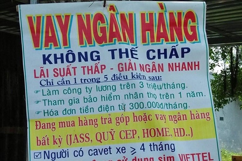 Quảng c&aacute;o &amp;amp;quot;cho vay l&atilde;i suất thấp, thủ tục nhanh gọn, kh&ocirc;ng cầm cố t&agrave;i sản&hellip;&amp;amp;quot; được d&aacute;n tr&agrave;n lan tại c&aacute;c khu, cụm c&ocirc;ng nghiệp