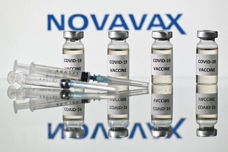 Philippines ph&ecirc; duyệt khẩn cấp vaccine Novavax