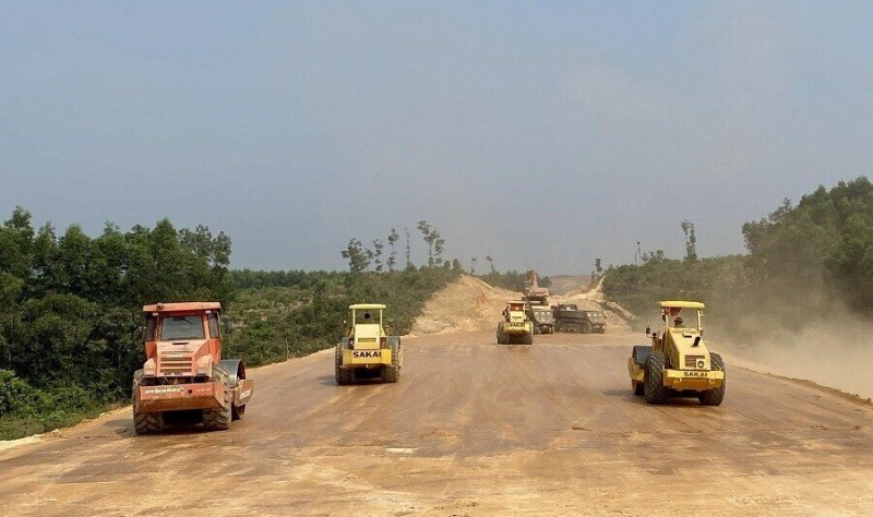 Bộ GTVT chấp thuận đề xuất gia hạn tiến độ cao tốc Bắc - Nam, đoạn Cam Lộ - La Sơn. Nguồn: C&ocirc;ng an Nh&acirc;n d&acirc;n.