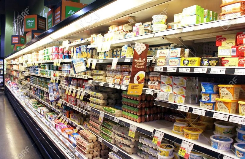 Biến đổi kh&iacute; hậu v&agrave; nhiệt độ cực đoan c&oacute; thể khiến nguồn cung sữa ảnh hưởng, từ đ&oacute; dẫn tới thiếu c&aacute;c sản phẩm sữa như pho m&aacute;t, sữa chua. Ảnh: 123rf