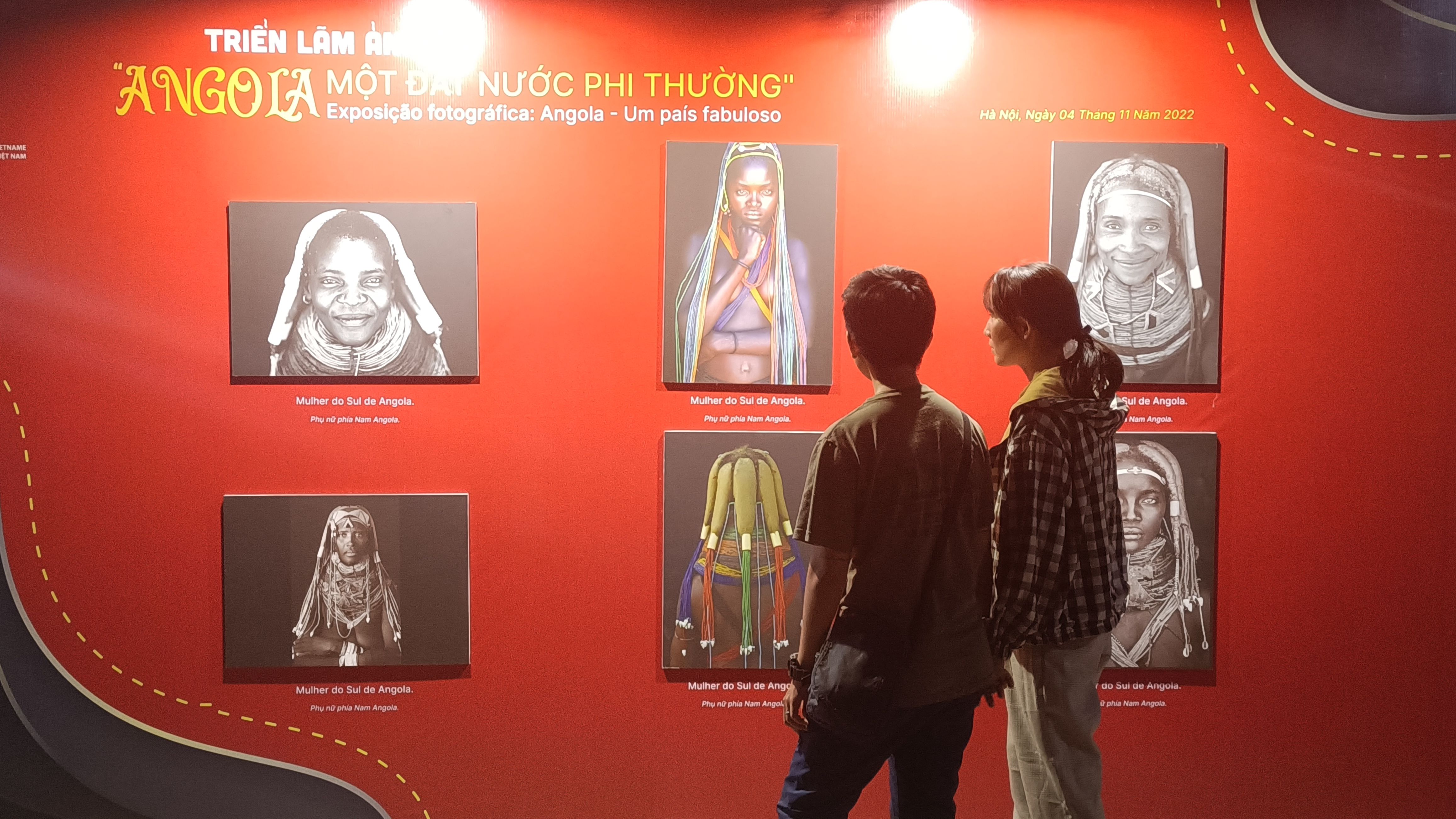 Triển l&atilde;m ảnh về một Angola 'phi thường' tại H&agrave; Nội