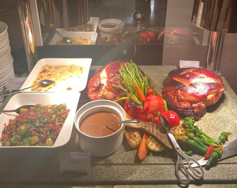 M&oacute;n ăn Ba Lan được trưng b&agrave;y tại buổi giao thương giữa c&aacute;c doanh nghiệp Việt Nam - Ba Lan. Ảnh: Qu&aacute;ch Sơn