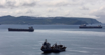 Nguy cơ tàu bị bỏ trên biển do chính sách áp trần dầu Nga