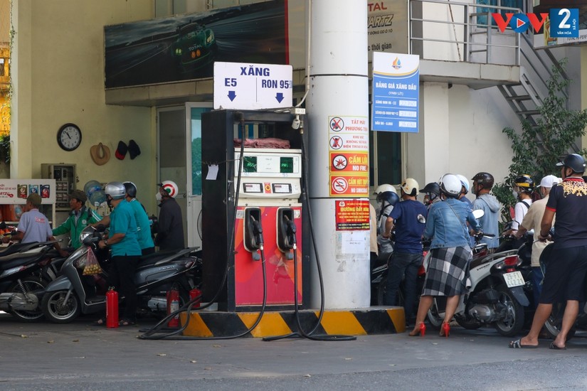 Bộ T&agrave;i ch&iacute;nh tiếp tục đề nghị b&aacute;o c&aacute;o chi ph&iacute; nhập xăng dầu về Việt Nam