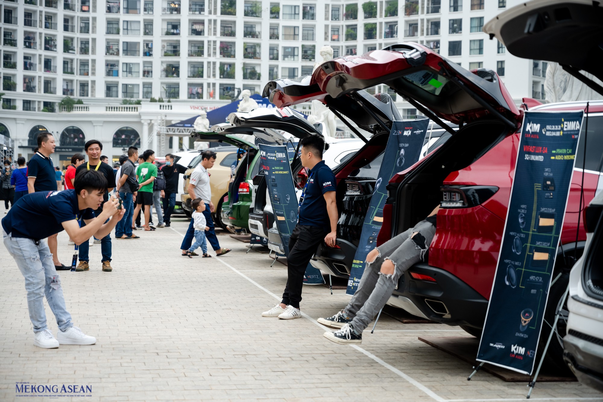 D&agrave;n xe tham gia thi đấu &acirc;m thanh xe hơi EMMA H&agrave; Nội 2022.