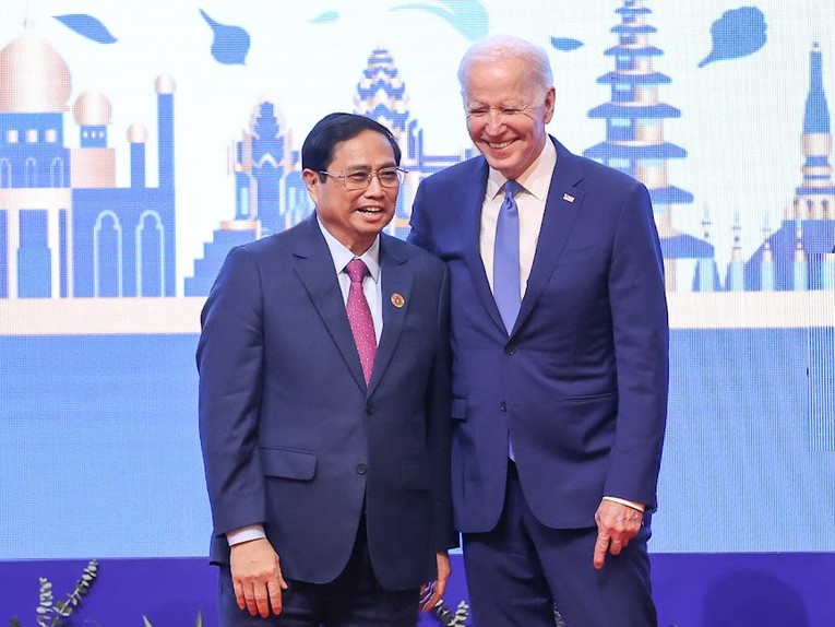 Thủ tướng Ch&iacute;nh phủ Phạm Minh Ch&iacute;nh v&agrave; Tổng thống Mỹ Joe Biden tại Hội nghị Cấp cao ASEAN - Mỹ lần thứ 10. Ảnh: VGP