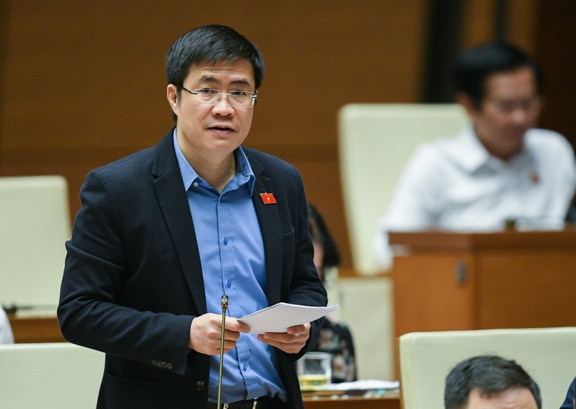 Đại biểu Ho&agrave;ng Minh Hiếu (Đo&agrave;n Nghệ An, Ủy vi&ecirc;n Thường trực Ủy ban Ph&aacute;p luật của Quốc hội).