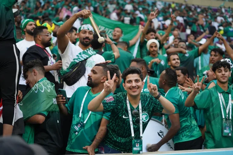 Cổ động vi&ecirc;n Saudi Arabia tham gia World Cup 2022 tại Qatar. Ảnh: Al Jazeera