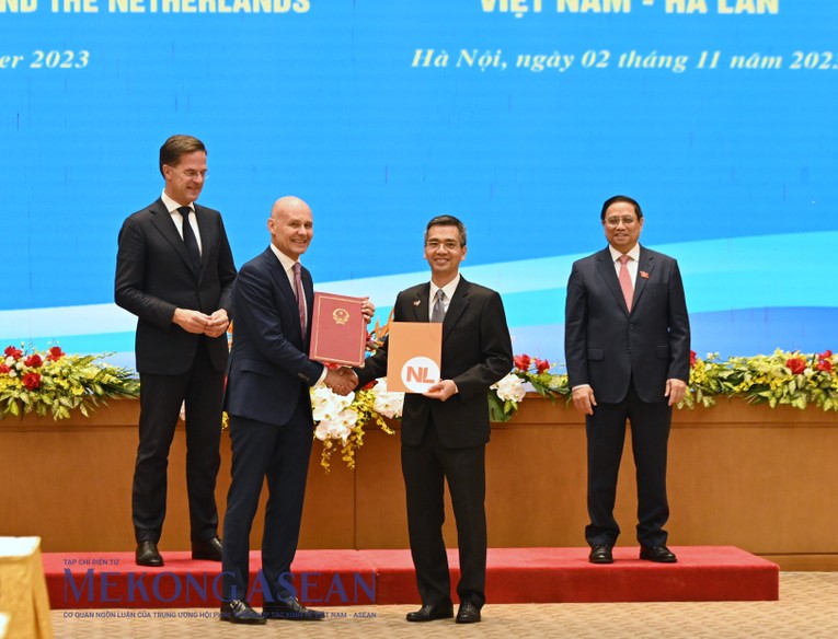 Lễ trao thỏa thuận về việc thực hiện Hiệp định giữa Việt Nam v&agrave; H&agrave; Lan về hợp t&aacute;c v&agrave; hỗ trợ h&agrave;nh ch&iacute;nh lẫn nhau trong lĩnh vực hải quan. Ảnh: Đỗ Thảo