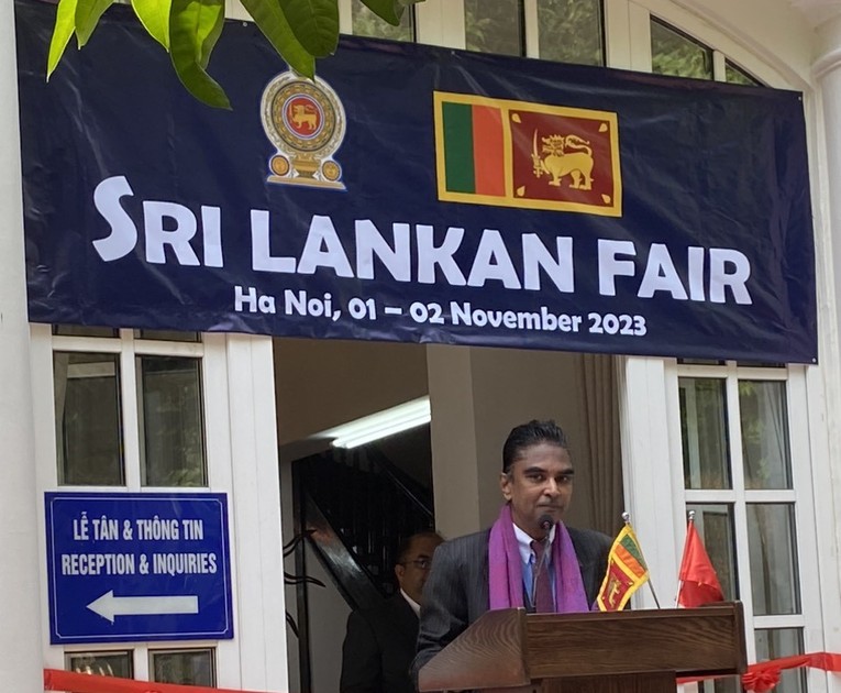 Ng&agrave;i A.Saj U.Mendis, Đại sứ Sri Lanka tại Việt Nam ph&aacute;t biểu khai mạc Hội chợ Sri Lanka. Ảnh: Ngọc Linh