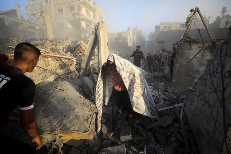 Số người chết tại Gaza vượt ngưỡng 10.000 sau một tháng xung đột