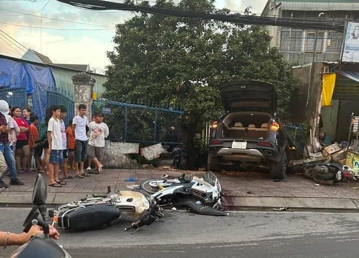 Hiện trường vụ tai nạn giao th&ocirc;ng khiến c&ocirc; g&aacute;i 18 tuổi tử vong.