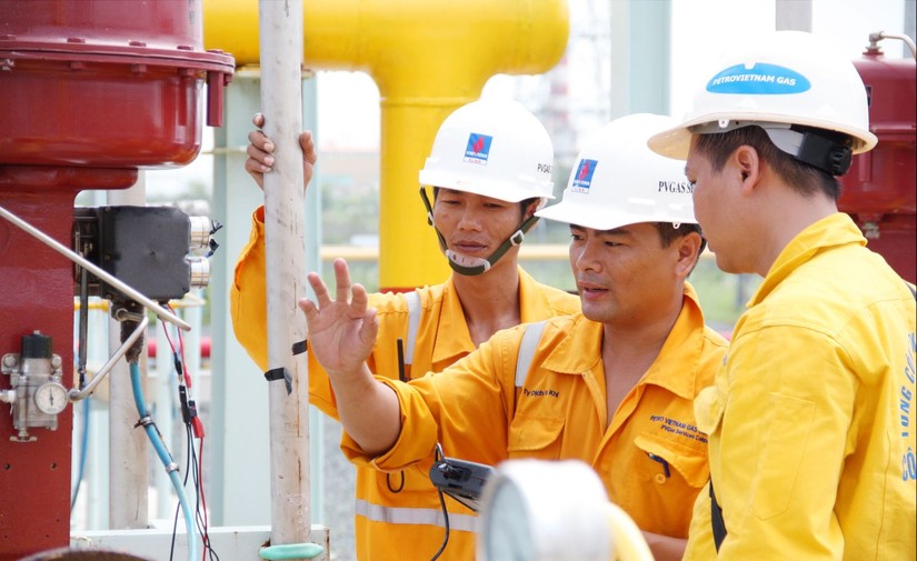 Loạt doanh nghiệp nhận l&atilde;i ngh&igrave;n tỷ đồng từ gửi ng&acirc;n h&agrave;ng