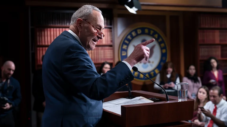 L&atilde;nh đạo phe đa số tại Thượng viện Mỹ Chuck Schumer. Ảnh: AP