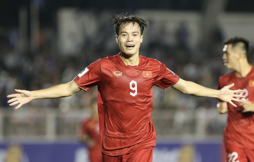 Văn To&agrave;n mở tỉ số cho trận đấu giữa đội tuyển Việt Nam v&agrave; Philippines