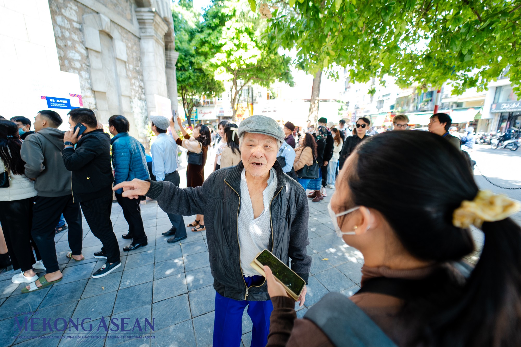 Một kh&aacute;ch thăm quan l&agrave; &ocirc;ng T chia sẻ: &amp;amp;amp;quot;T&ocirc;i đ&atilde; tới đ&acirc;y th&igrave; khi c&ograve;n nhỏ, nhưng lần tham quan lần n&agrave;y khiến t&ocirc;i ngạc nhi&ecirc;n nhất. Ph&iacute;a b&ecirc;n trong th&aacute;p nước thật sự l&agrave; một sự thay đổi ho&agrave;n to&agrave;n cho th&aacute;p nước. Mong rằng H&agrave; Nội sẽ c&oacute; nhiều những chương tr&igrave;nh như thế n&agrave;y để kh&ocirc;i phục lại những di sản bị l&atilde;ng qu&ecirc;n giữa l&ograve;ng th&agrave;nh phố.&amp;amp;amp;quot;