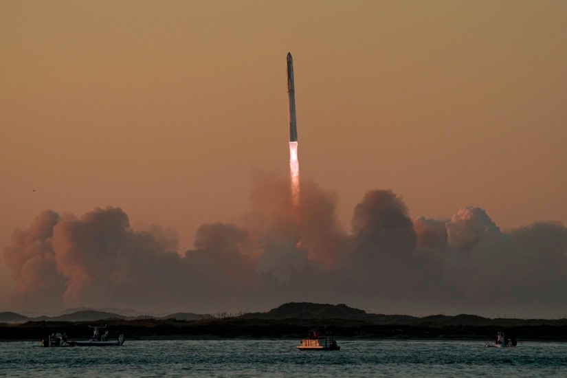 T&ecirc;n lửa Starship của SpaceX nổ tung tr&ecirc;n bầu trời Texas