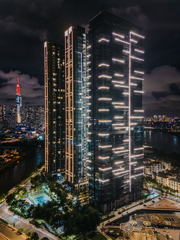 T&ograve;a Lake đ&atilde; ch&iacute;nh thức đi v&agrave;o vận h&agrave;nh, nổi bật giữa trung t&acirc;m quận 1, ven s&ocirc;ng S&agrave;i G&ograve;n.