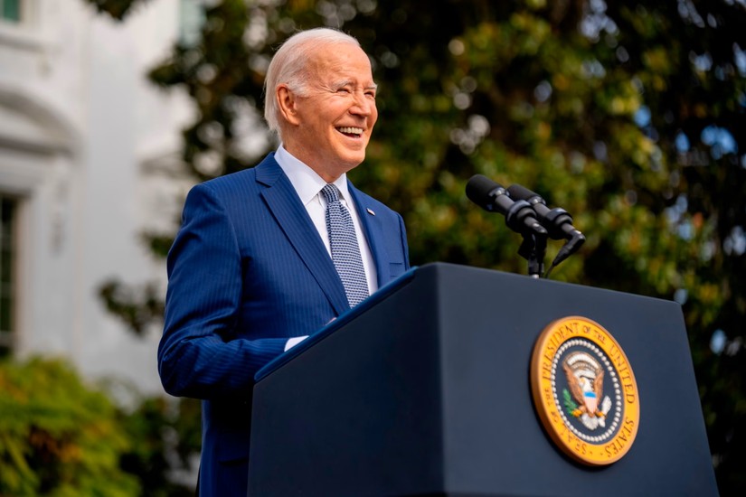 Tổng thống Mỹ Joe Biden ph&aacute;t biểu trước khi &acirc;n x&aacute; cho những ch&uacute; g&agrave; t&acirc;y trong Lễ Tạ ơn tại Nh&agrave; Trắng, ng&agrave;y 20/11. Ảnh: AP