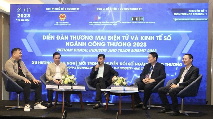 Thương mại điện tử b&ugrave;ng nổ, hơn nửa d&acirc;n số Việt Nam mua sắm online