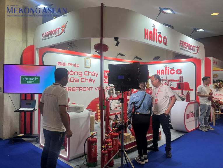 Lần đầu ti&ecirc;n, một thương hiệu giải ph&aacute;p ph&ograve;ng ch&aacute;y chữa ch&aacute;y xuất hiện tại triển l&atilde;m Vietbuild, trong bối cảnh to&agrave;n d&acirc;n đẩy mạnh ph&ograve;ng ch&aacute;y chữa ch&aacute;y.