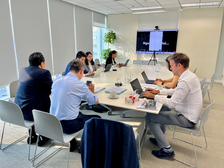 Lễ c&ocirc;ng bố c&aacute;c ấn phẩm cẩm nang được tổ chức trực tuyến với sự điều phối của Cục Điện lực v&agrave; Năng lượng t&aacute;i tạo (Bộ C&ocirc;ng Thương) v&agrave; Cục Năng lượng Đan Mạch. Ảnh: DEPP3