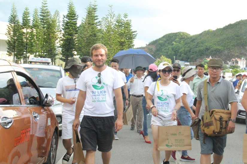 Kh&aacute;ch du lịch quốc tế đến Việt Nam