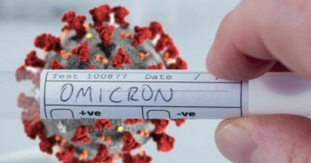 Biến chủng Omicron 'có thể giúp thế giới kết thúc đại dịch'