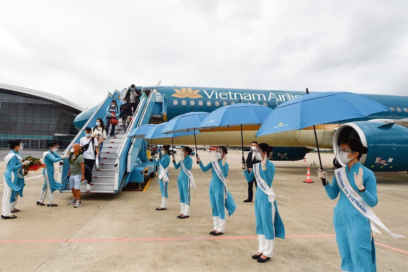 Vietnam Airlines v&agrave; Vinpearl hợp t&aacute;c ph&aacute;t triển sản phẩm du lịch xanh