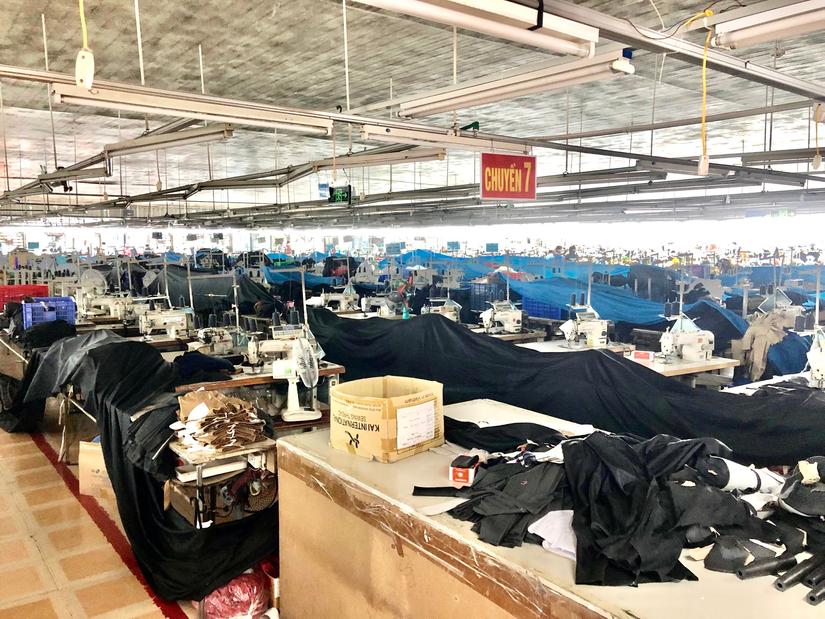 60% DN đang hoạt động cho biết họ bị chậm giao h&agrave;ng, 48% DN bị hủy c&aacute;c đơn h&agrave;ng