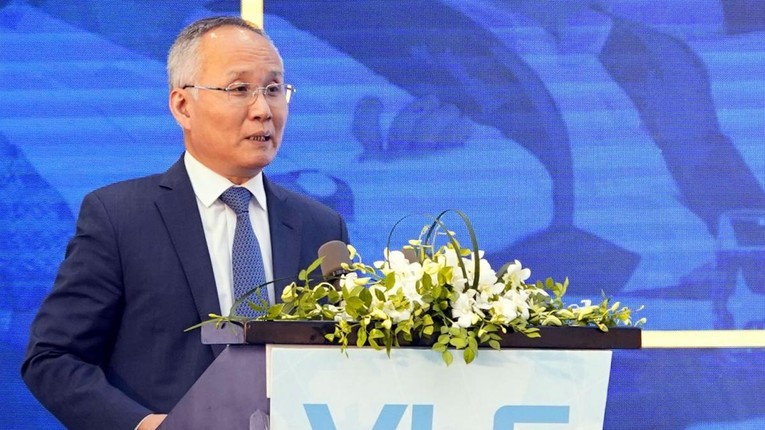 Thứ trưởng Bộ C&ocirc;ng Thương Trần Quốc ph&aacute;t biểu tại Hội thảo.