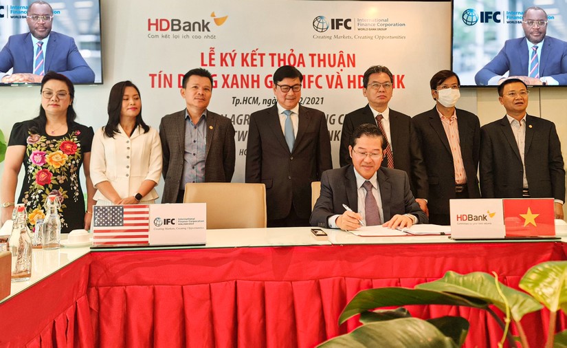 IFC v&agrave; HDBank thỏa thuận hợp t&aacute;c 70 triệu USD t&agrave;i trợ kh&iacute; hậu