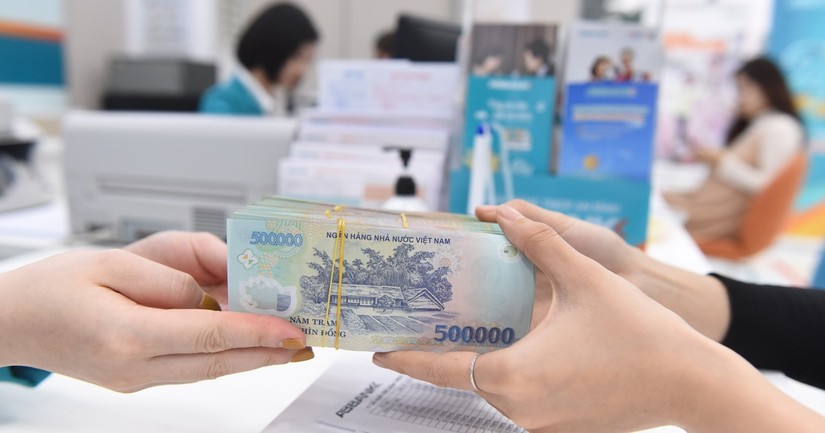 L&atilde;i suất ng&acirc;n h&agrave;ng cuối năm tăng mạnh