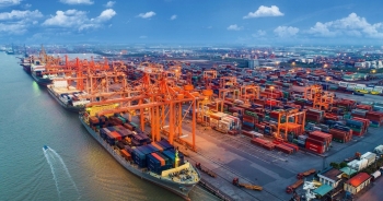 Phát triển cảng biển trung chuyển, hướng tới hàng hải quốc tế