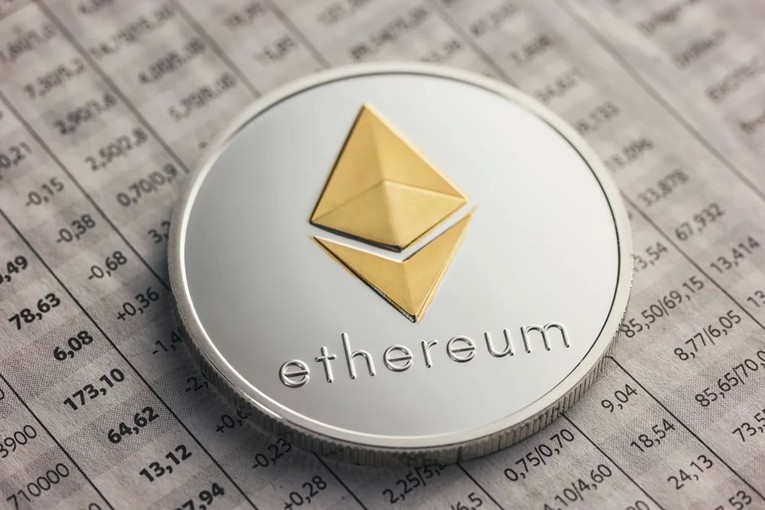 Đồng Ether - đồng tiền điện tử đang đe dọa ng&ocirc;i vua của Bitcoin.