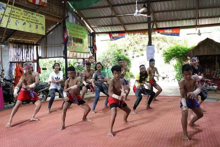 Huấn luyện Kun Lbokator tại CLB Angkor Meanrith ở Siem Reap. Ảnh: Bộ Văn h&oacute;a v&agrave; Mỹ thuật Campuchia
