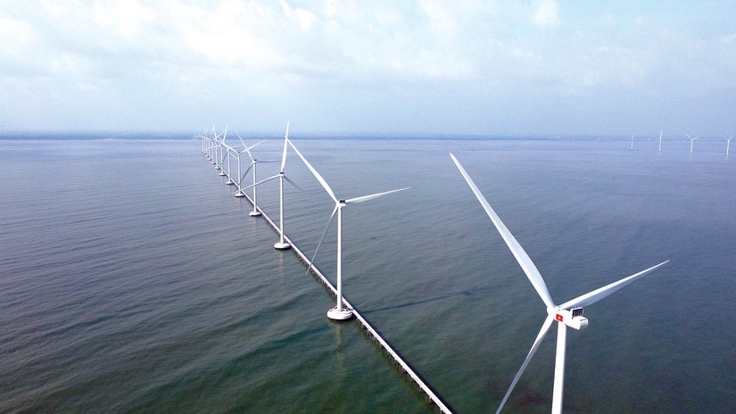 Nh&agrave; m&aacute;y Điện gi&oacute; H&ograve;a B&igrave;nh 1 tr&ecirc;n biển.